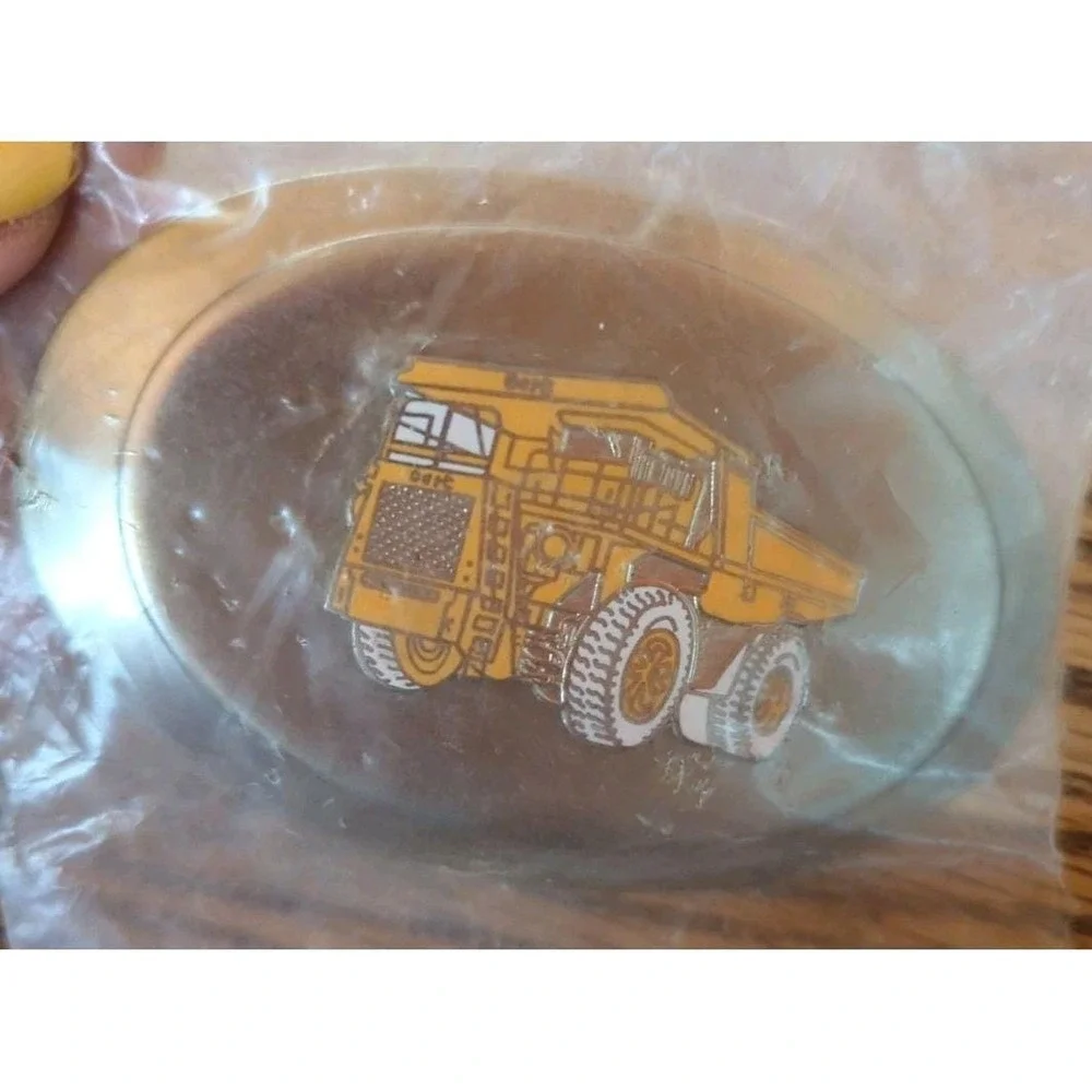Rare Pre-Owned Silver Tone Metal Dart‎ Dump Truck Vintage Enamel Belt Buckle